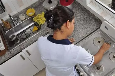 Salario de empleadas domésticas: cuánto cobrarán en mayo por mes y por hora