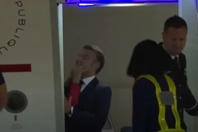 El video del incidente entre Emmanuel Macron y su esposa desata polémica en Francia
