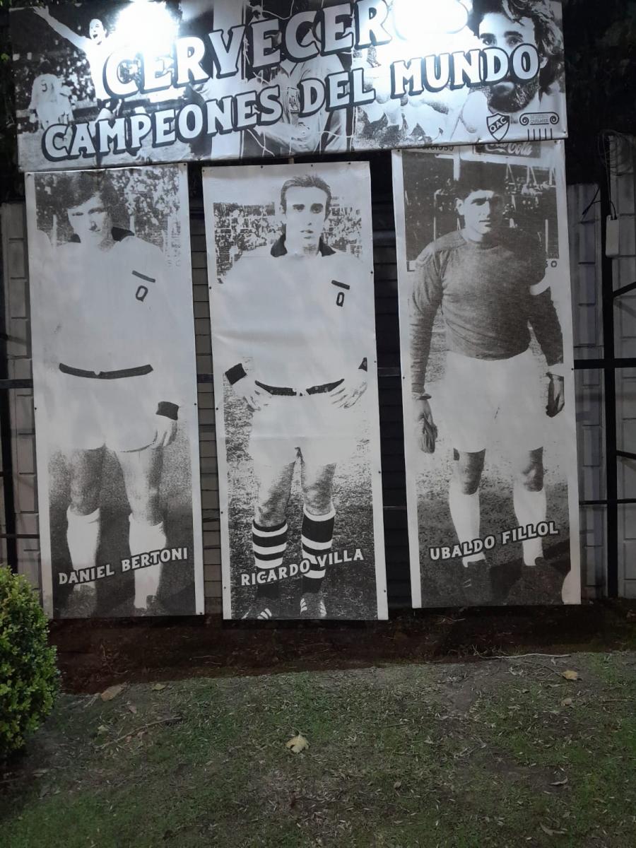 Cervezas, goles y destierro: la historia que conecta a Quilmes con Tucumán