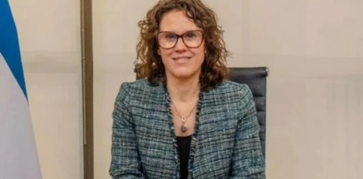 Renunció Julia Cordero.