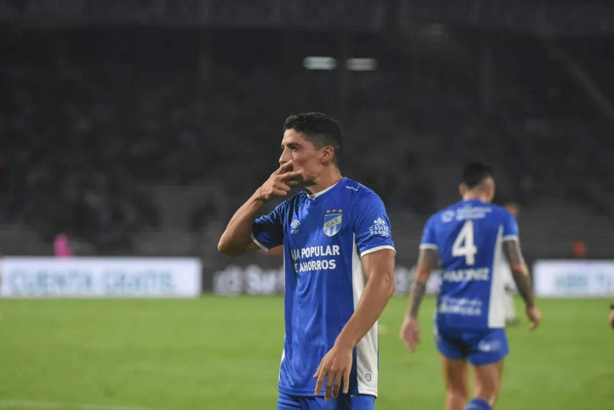 Nicolás Castro no sería tenido en cuenta de cara al torneo Clausura; el volante tiene contrato hasta diciembre de 2026.