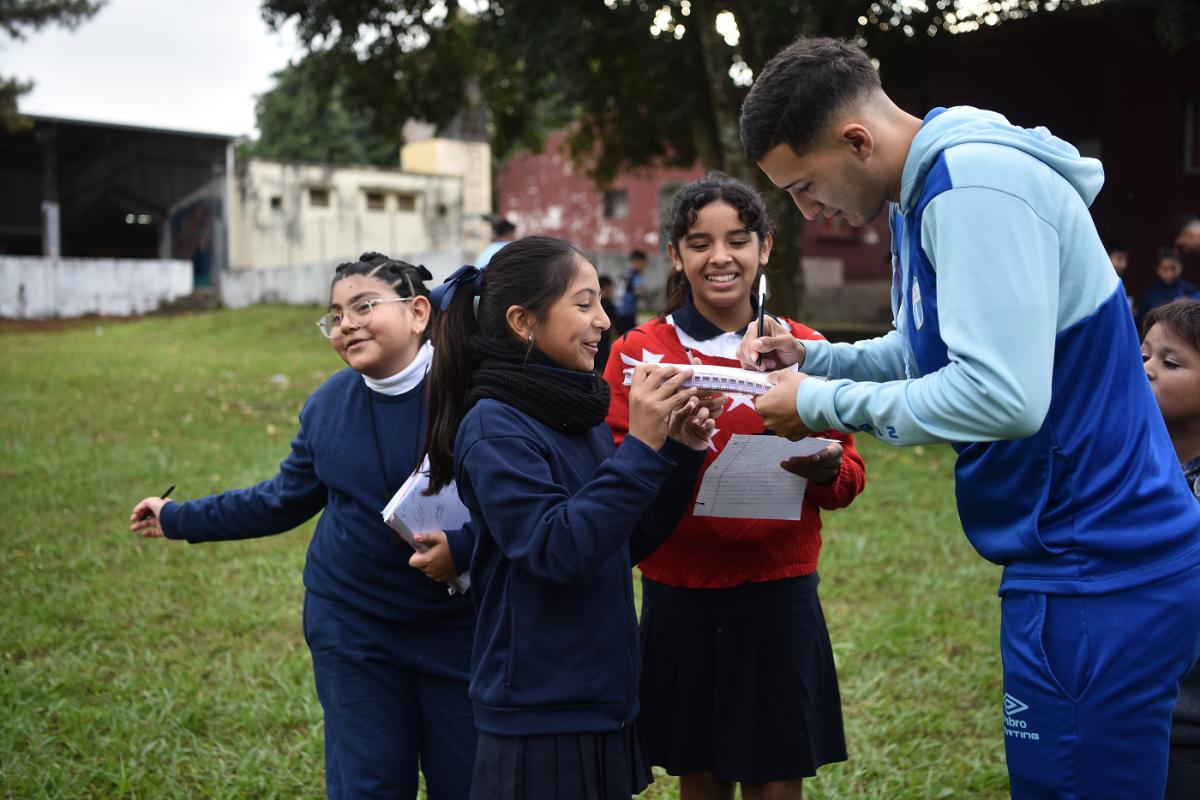 El Decano inspira: la Reserva de Atlético Tucumán visitó una escuela rural y dejó algo más que fútbol