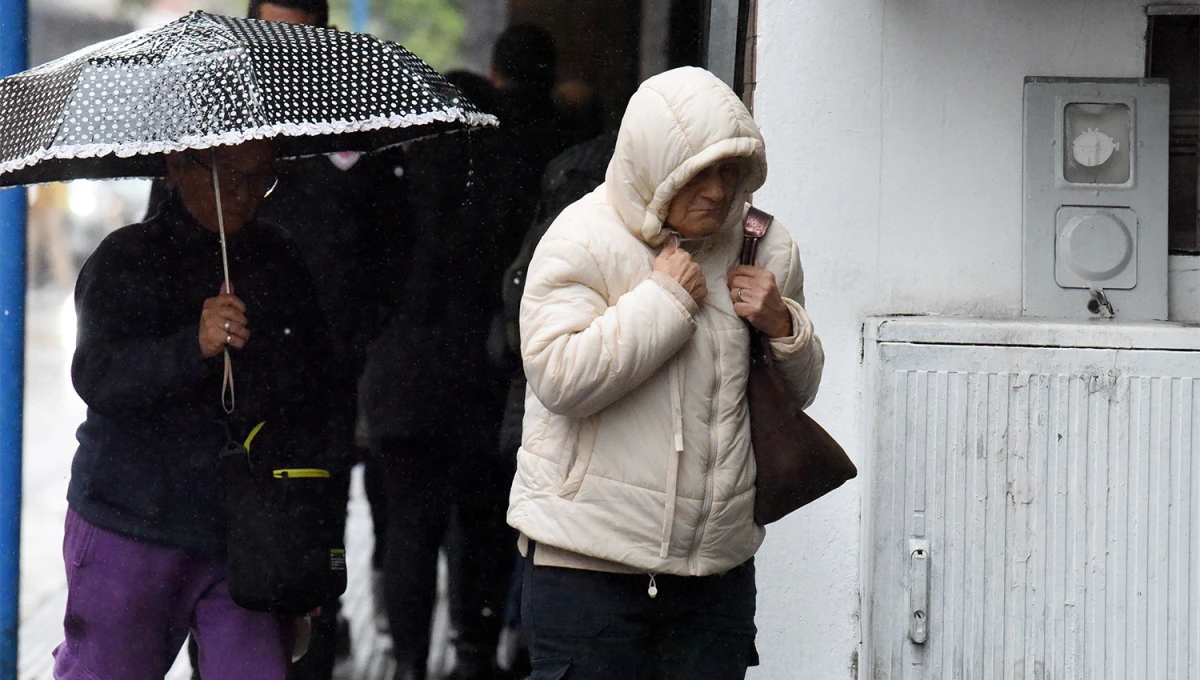 El tiempo en Tucumán: el frío y la tenue lluvia llegaron a mediodía