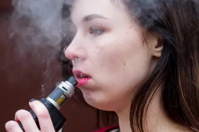 El vapeo genera preocupación y la Sociedad de Pediatría lanza una campaña para combatirlo