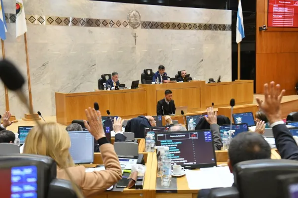 Sin debate, la prohibición al vapeo salió por unanimidad en la Legislatura