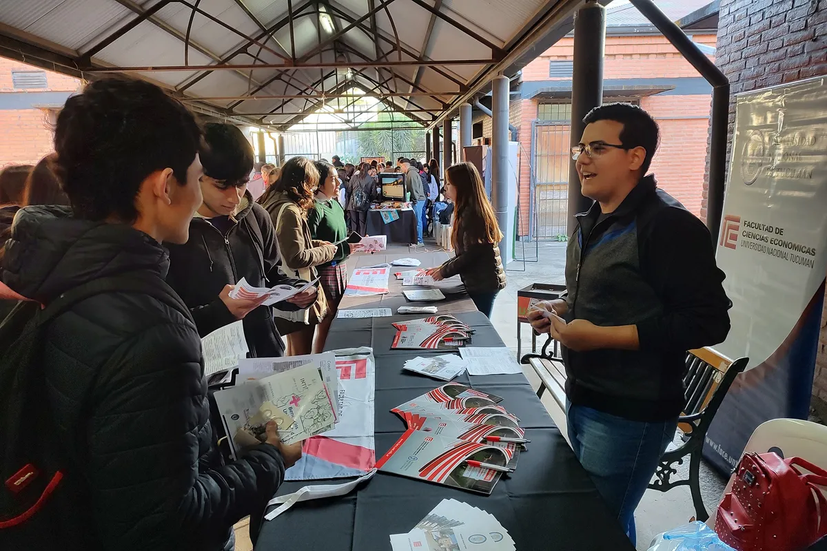EXPO UNT. La Universidad Nacional de Tucumán organiza dos jornadas abiertas para que jóvenes conozcan su oferta académica, beneficios y vida universitaria.