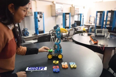 Robots y ecología definen un nuevo idioma escolar