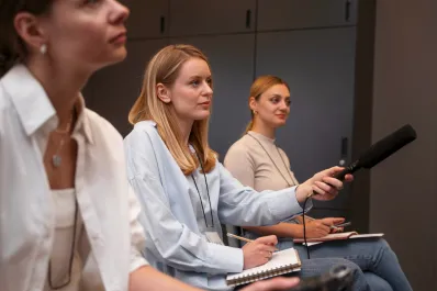 Si te da ansiedad hablar en público, este curso de la UNT puede ayudarte a revertirlo