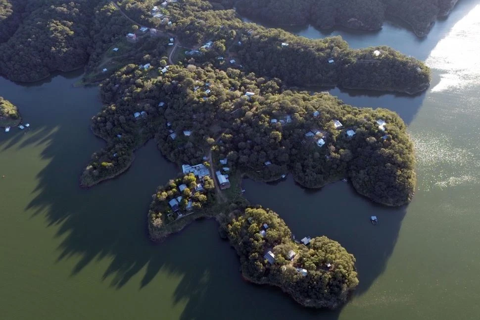 Suspenden la regularización dominial de terrenos en El Cadillal