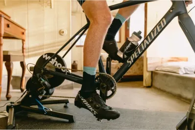 ¿Es lo mismo andar en bicicleta fija que hacerlo al aire libre?