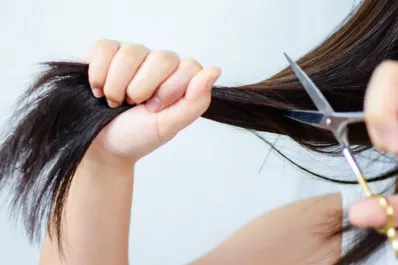 Cómo cortarte el pelo en casa y no arrepentirte: técnicas que sí funcionan