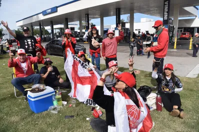 Organizaron un viaje familiar de más de 700 kilómetros para alentar a Huracán en el Madre de Ciudades