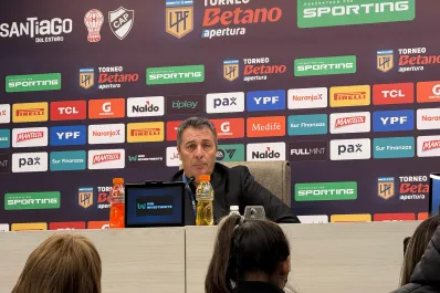 El gesto del técnico de Huracán que emocionó al fútbol argentino: Esto también es triunfar