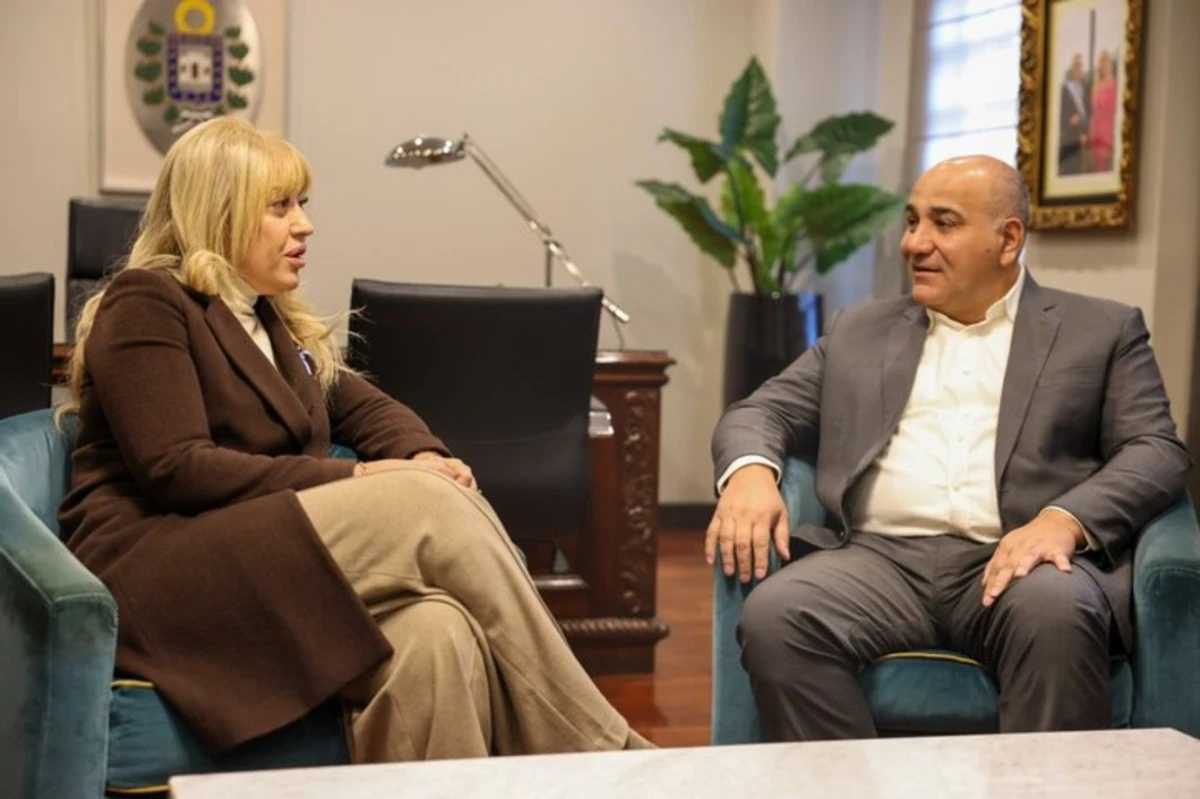JUNTOS. Rossana Chahla y Juan Manzur, en la intendencia.