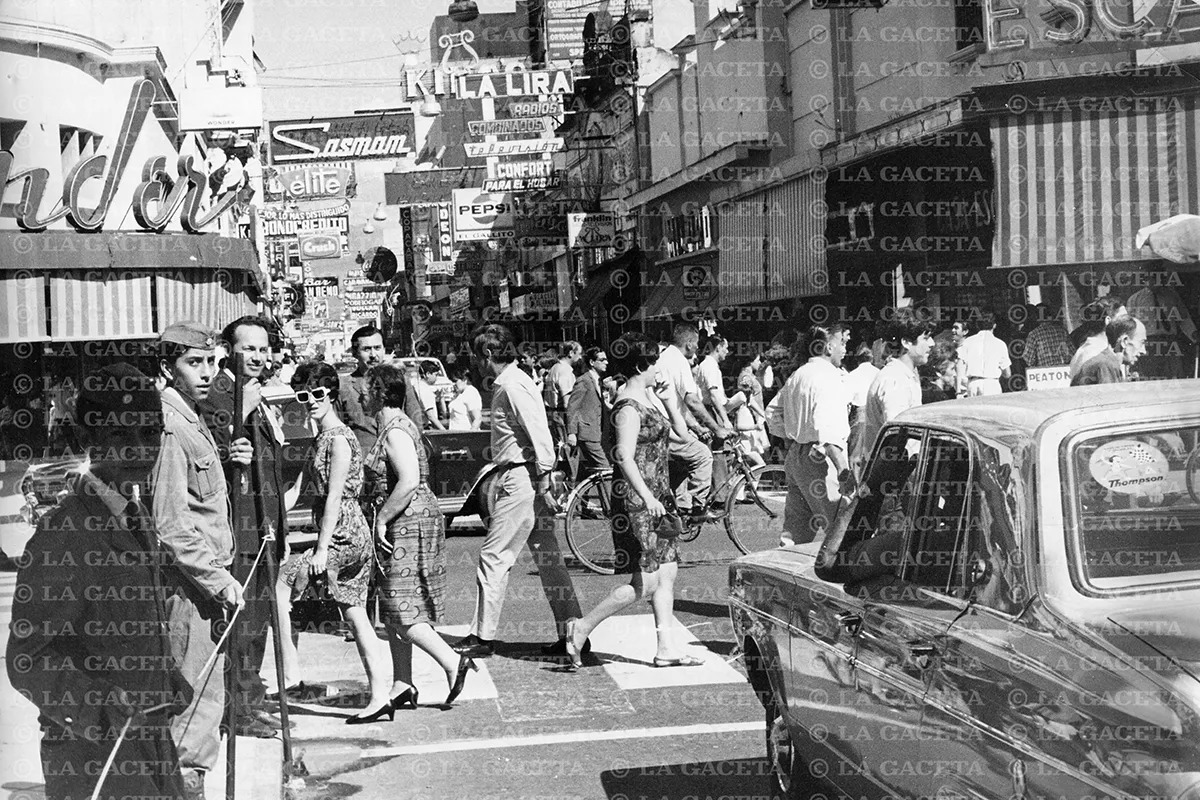 Recuerdos fotográficos: la misma esquina, pero diferente