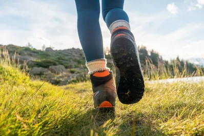 Un cardiólogo explica los beneficios que tiene caminar en la salud mental