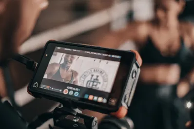 Del gimnasio al streaming: cómo los entrenamientos online cambiaron la forma de moverse