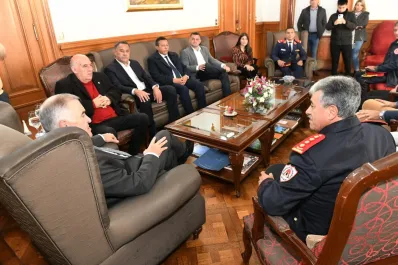 Jaldo respaldó la labor de los Bomberos Voluntarios en su día