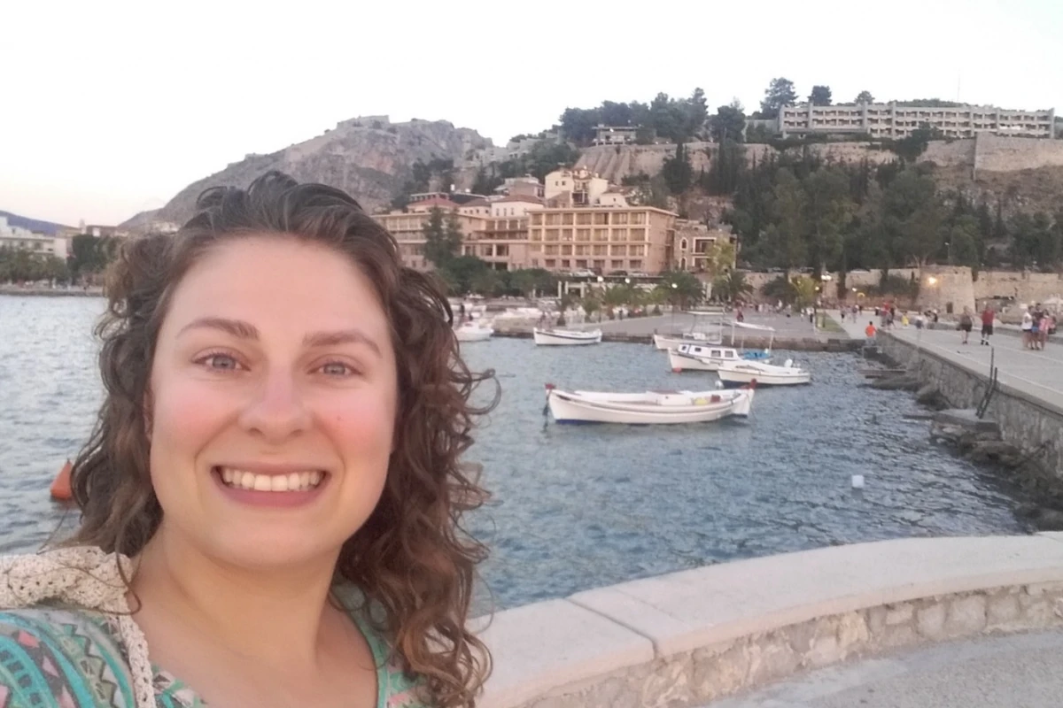 EN GRECIA. Alice Romero Drever, la inglesa con orígenes tucumanos que fundó una agencia de niñeras reales.