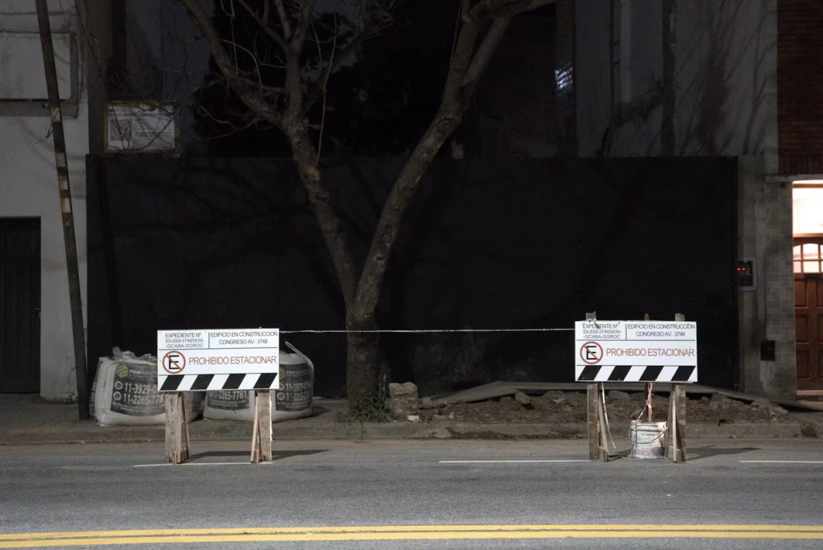 SORPRENDENTE HALLAZGO. La casa donde vivió Cerati fue demolida para que se construya un edificio (Foto: Nicolás González/TN)