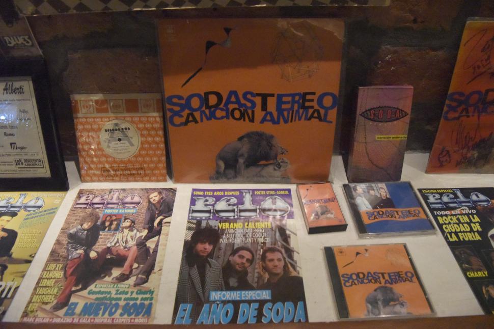 UNA REVISTA HISTÓRICA. En distintas ediciones de “Pelo”, la banda ocupó la tapa con su presencia.
