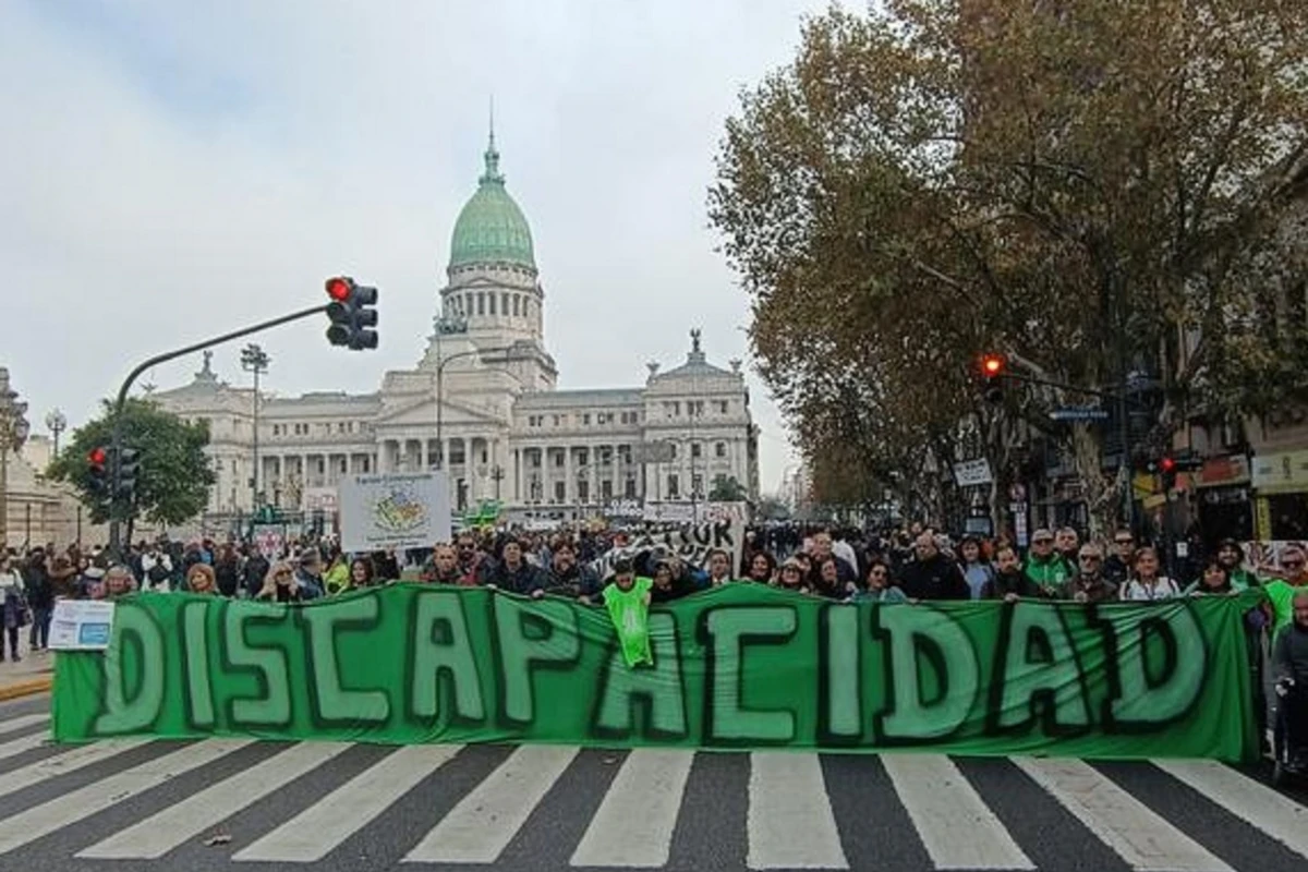 Marcha en el Congreso nacional. FOTO X @CTAACapital