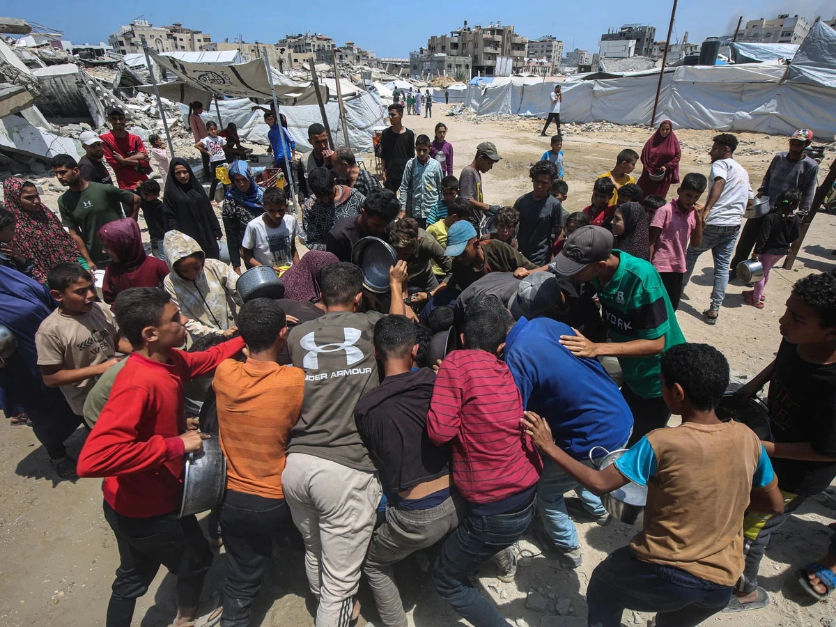 Una cuestionada ONG cierra centros de ayuda en Gaza