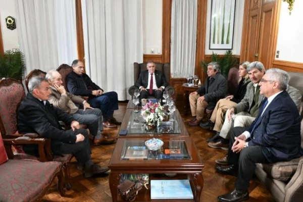 Sector privado y el Gobierno provincial coordinarán acciones para la zafra citrícola