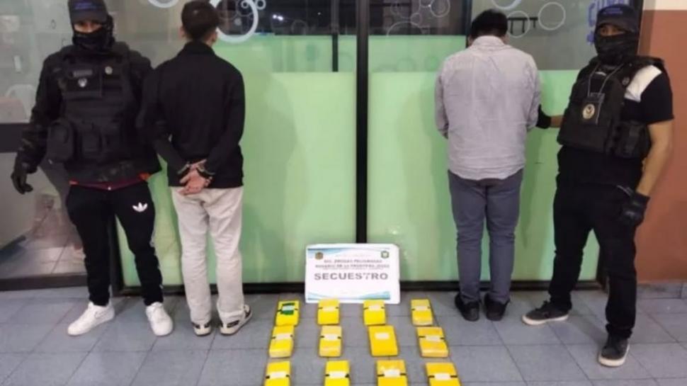 Revuelo en Alberdi por el secuestro de  cocaína