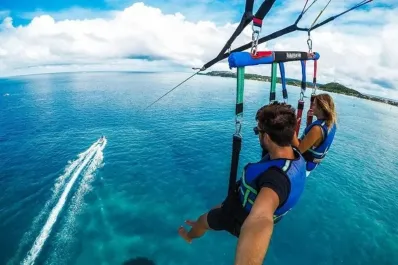 ¿Es seguro hacer parasailing? La muerte de una joven en Europa reabre el debate