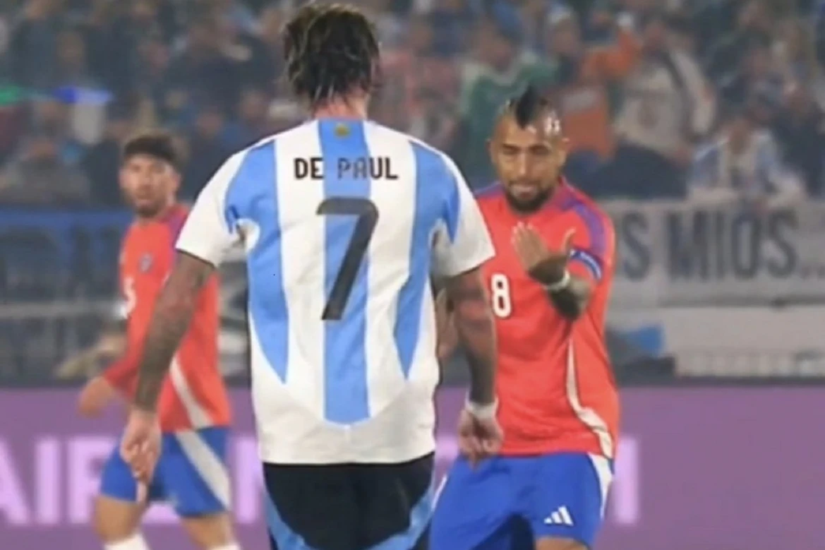 Rodrigo De Paul tuvo un cruce picante con Vidal y sus gestos recorren el mundo