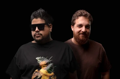 Dos peñas que despliegan el folclore norteño