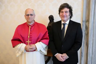 El papa León XIV recibió al presidente Milei y le confirmó que visitará Argentina