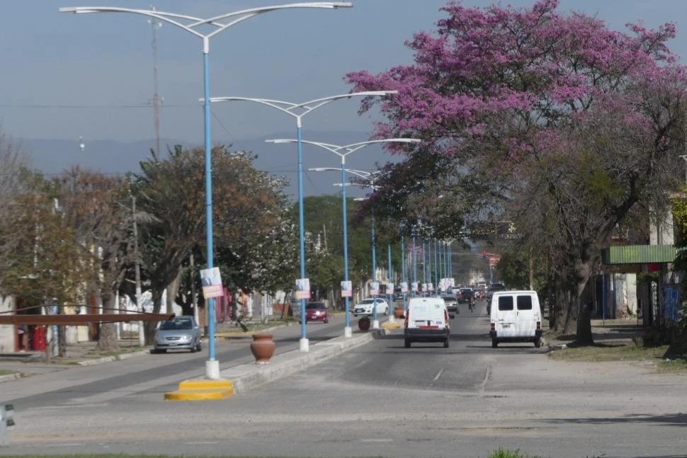 NO AMAINA LA TORMENTA. Los habitantes de la ciudad de Alberdi se mostraron preocupado por conocer la verdad de lo que sucede. 