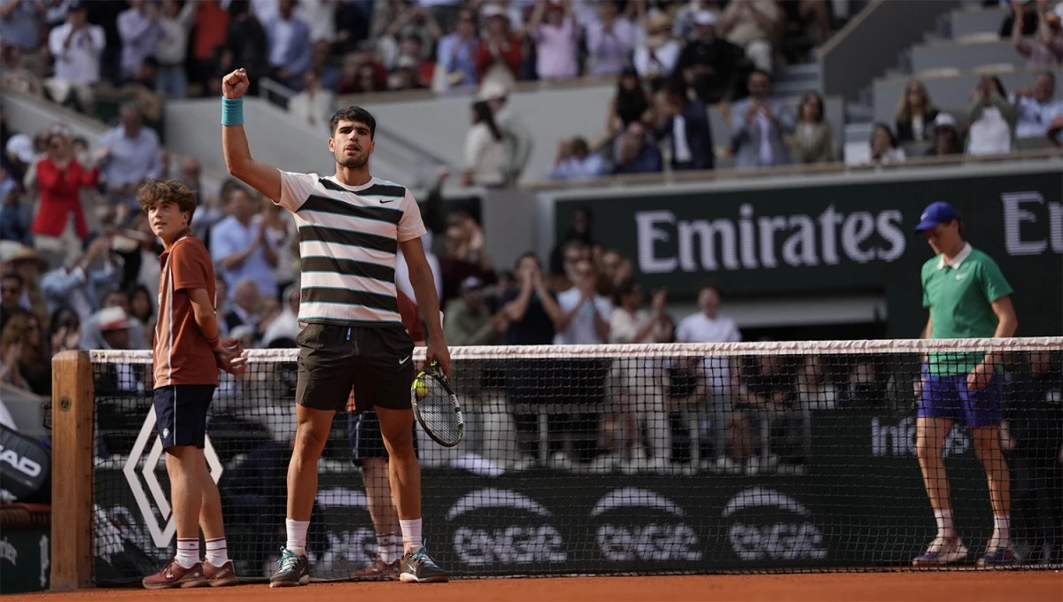 A TIEMPO. Alcaraz reaccionó cuando parecía que el partido quedaría en manos de Sinner.