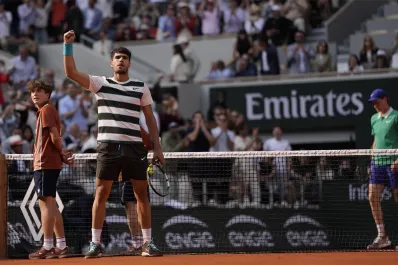 Final de Roland Garros: en un partidazo, Alcaraz levantó dos sets ante Sinner