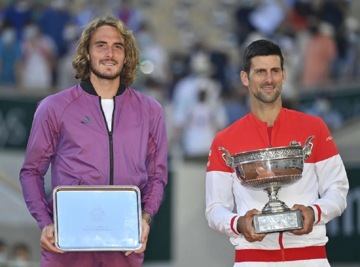 RECUERDO. Tsitsipas contra Djokovic, en 2021.