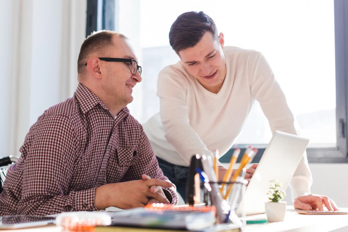 MERCADO LABORAL. Estudios del BID y el WEF revelan que jóvenes con adaptabilidad, habilidades digitales y pensamiento analítico logran mejores oportunidades laborales.