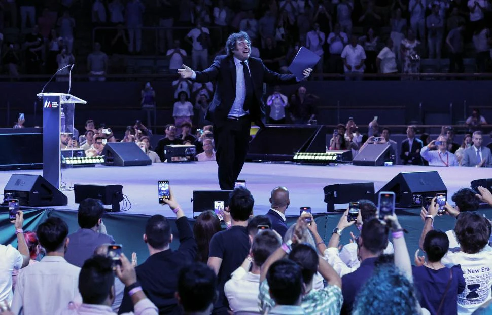 VATICINIO. Milei aseguró que con un triunfo electoral en octubre, su gestión “pulverizará el riesgo país”. 