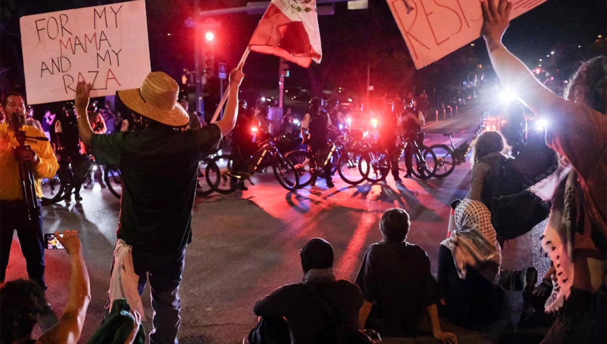 EN LAS CALLES. La comunidad latina lleva cuatro días de protestas contra la administración federal de los Estados Unidos.