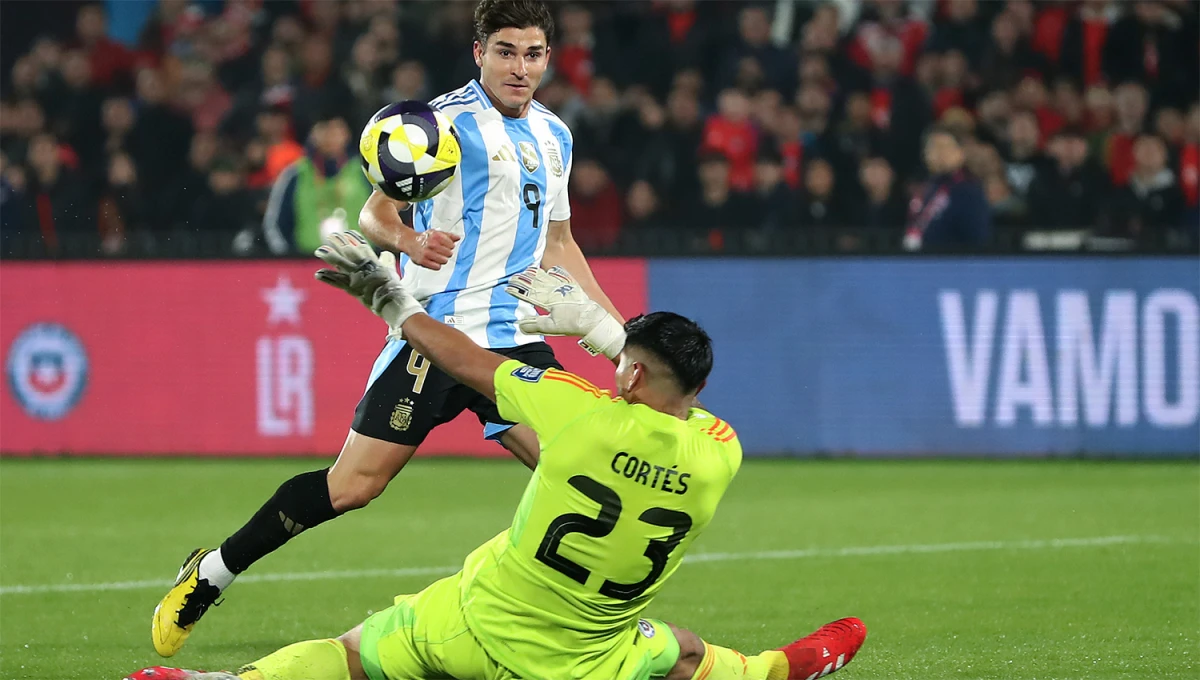 UN PASO MÁS. Con la clasificación confirmada, la Selección Argentina llega a este juego después de vencer a Chile, con gol de Julián Álvarez.