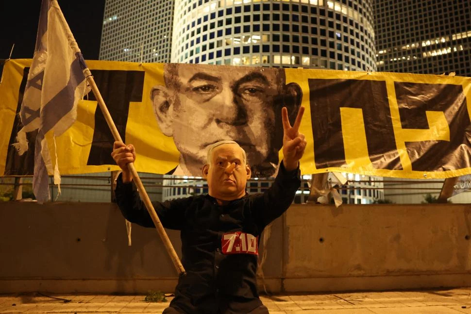 RECHAZO. Las protestas contra el primer ministro llegan a Tel Aviv. 