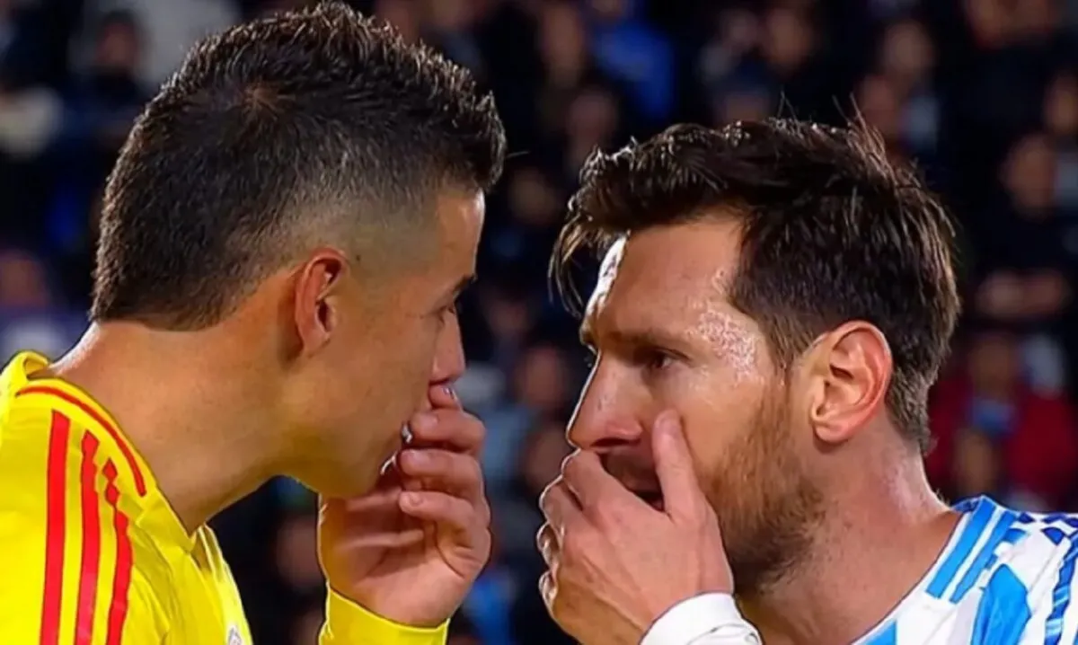 El caliente cruce entre Messi y James Rodríguez en el empate entre la Selección Argentina y Colombia: “Hablas mucho”