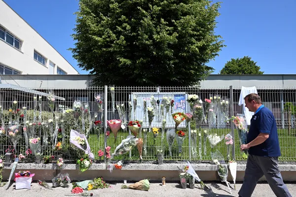 Macron vincula la violencia juvenil con las redes sociales