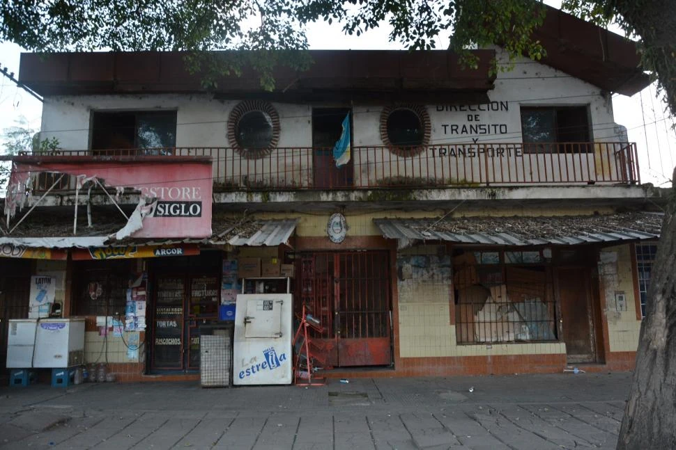 UN TRABAJO INCONCLUSO. El estado en el que se encuentra el ex Mercado Municipal de Alberdi. 