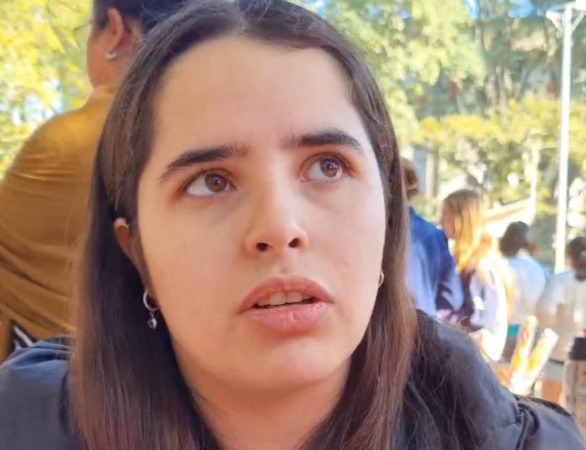 AUTOFINANCIACIÓN. Entre clases, trabajo y ecuaciones, Camila emprende para llevar su pasión al sur del país. / LA GACETA