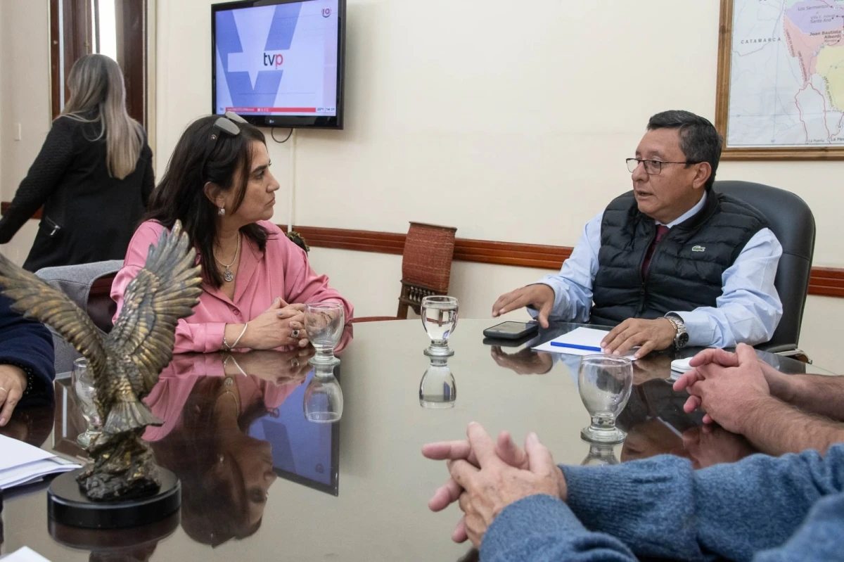 Alejandra Rodríguez y Darío Monteros. Twitter. 