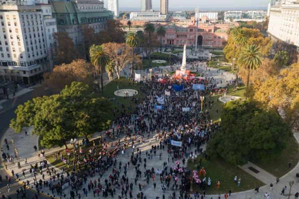 El apoyo a Cristina Kirchner se coló en el reclamo de los jubilados