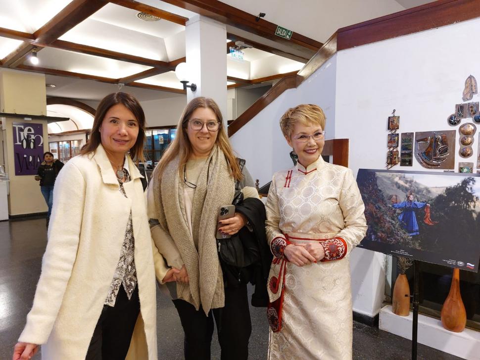 TRAJE TÍPICO. Oyún usó una vestimenta tradicional de su nación.