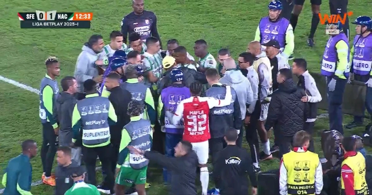 Se desplomó en pleno partido y generó un enorme susto en el fútbol colombiano